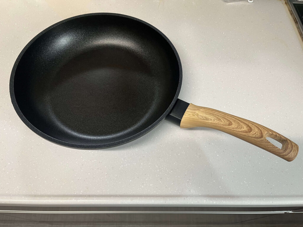 アイリスオーヤマ　スキレットコートパン　全体