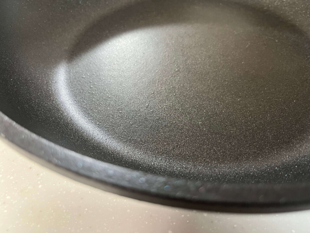 アイリスオーヤマ　スキレットコートパン　アップ