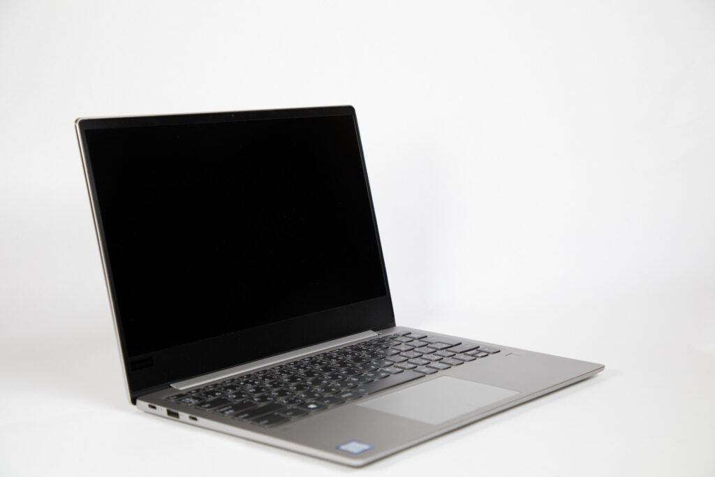 ノートパソコン イメージ